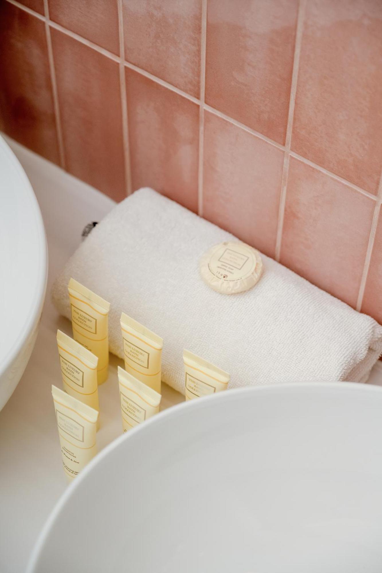 Elegancki Apartament Z Parkingiem Blisko Starego Miasta By Noclegi Renters Wrocław Kültér fotó