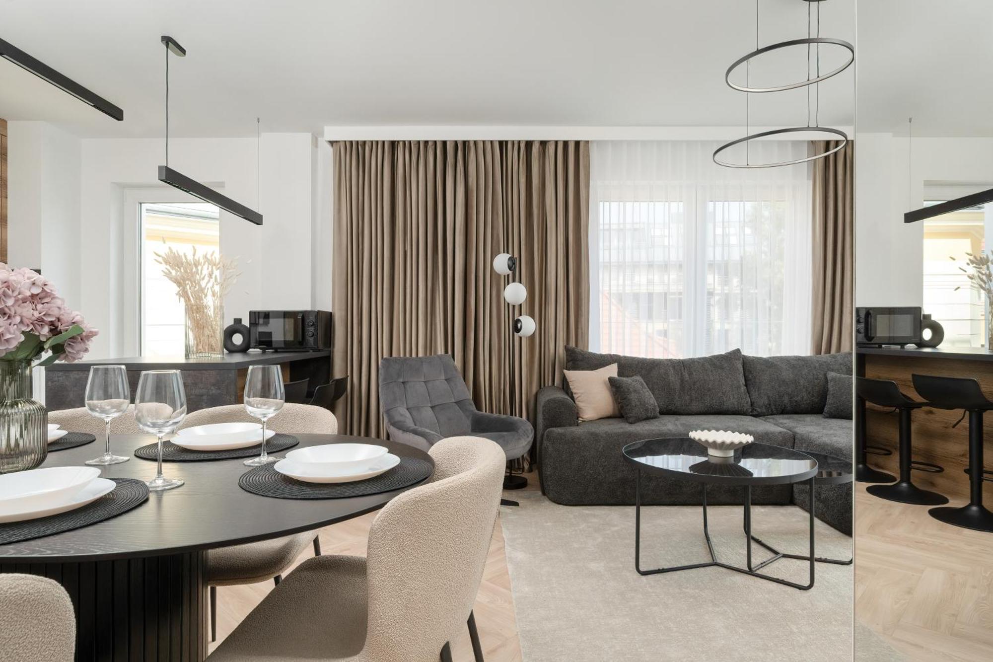 Elegancki Apartament Z Parkingiem Blisko Starego Miasta By Noclegi Renters Wrocław Kültér fotó